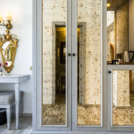 De Gold (adults Only) Bed & Breakfast